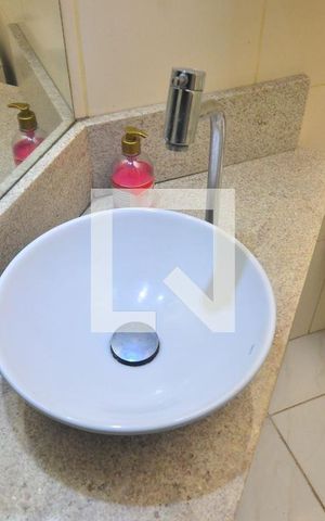 Casa de condomínio à venda com 70m², 2 quartos e 1 vagaBanheiro
