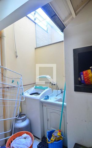 Casa de condomínio à venda com 70m², 2 quartos e 1 vagaÁrea de Serviço
