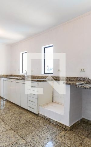 Apartamento à venda com 170m², 3 quartos e 2 vagas Apartamento à venda com 170m², 3 quartos e 2 vagasCozinha
