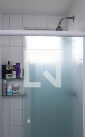 Apartamento à venda com 72m², 3 quartos e 2 vagas Apartamento à venda com 72m², 3 quartos e 2 vagasBanheiro da Suíte