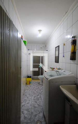 Casa à venda com 278m², 3 quartos e 2 vagas Casa à venda com 278m², 3 quartos e 2 vagasBanheiro - Casa 02