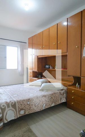 Casa à venda com 278m², 3 quartos e 2 vagas Casa à venda com 278m², 3 quartos e 2 vagasQuarto - Casa 01