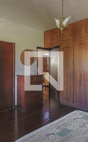 Casa à venda com 360m², 6 quartos e 2 vagasQuarto Suíte