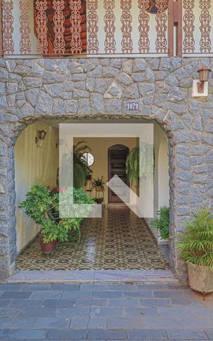 Casa à venda com 360m², 6 quartos e 2 vagasGaragem