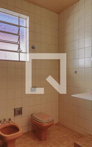 Casa à venda com 360m², 6 quartos e 2 vagasBanheiro Corredor