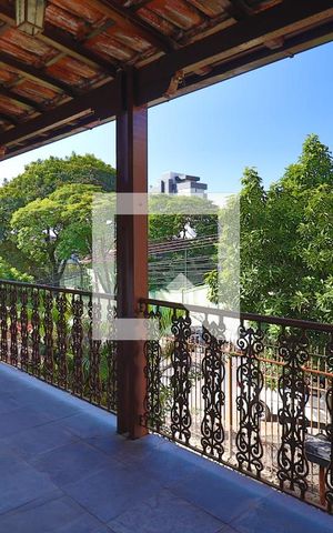 Casa à venda com 360m², 6 quartos e 2 vagasVaranda