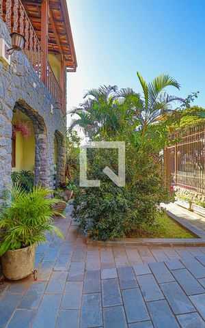 Casa à venda com 360m², 6 quartos e 2 vagasJardim