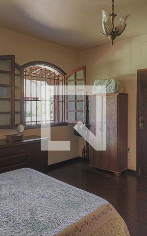 Casa à venda com 360m², 6 quartos e 2 vagasQuarto Suíte