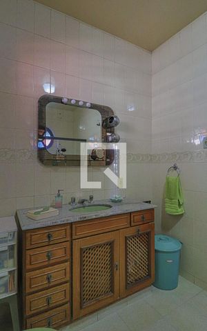 Casa à venda com 360m², 6 quartos e 2 vagasBanheiro Quarto Suíte
