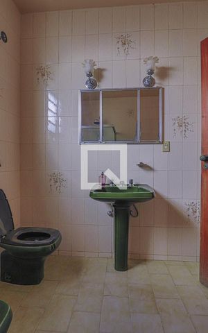 Casa à venda com 360m², 6 quartos e 2 vagasBanheiro Social