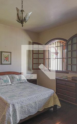 Casa à venda com 360m², 6 quartos e 2 vagasQuarto Suíte