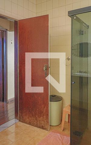 Casa à venda com 360m², 6 quartos e 2 vagasBanheiro Corredor
