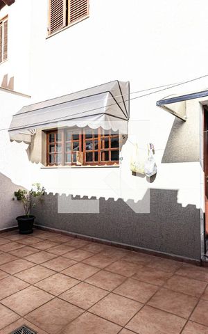 Casa à venda com 257m², 3 quartos e 6 vagas Casa à venda com 257m², 3 quartos e 6 vagasQuintal