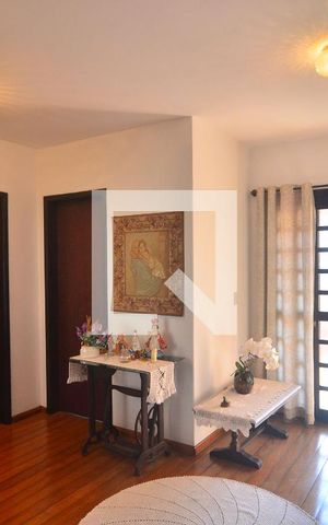 Casa à venda com 200m², 7 quartos e 5 vagasCorredor