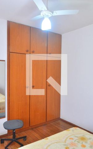 Casa à venda com 200m², 7 quartos e 5 vagasQuarto 2