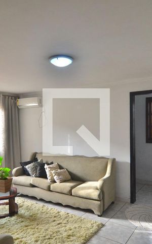 Casa à venda com 200m², 7 quartos e 5 vagasSala