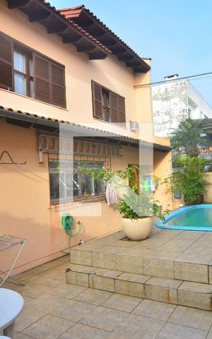 Casa à venda com 200m², 7 quartos e 5 vagasPiscina