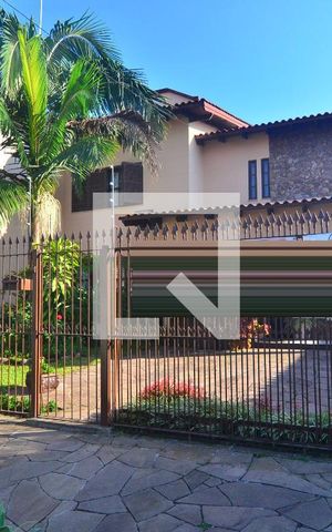 Casa à venda com 200m², 7 quartos e 5 vagasFachada