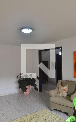 Casa à venda com 200m², 7 quartos e 5 vagasSala