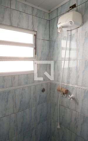 Casa à venda com 180m², 3 quartos e 2 vagasBanheiro