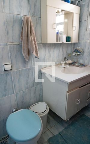 Casa à venda com 180m², 3 quartos e 2 vagasBanheiro