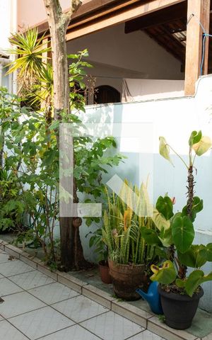 Casa à venda com 180m², 3 quartos e 2 vagasQuintal
