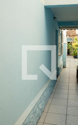 Casa à venda com 180m², 3 quartos e 2 vagasCorredor