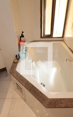 Apartamento à venda com 270m², 4 quartos e 1 vagaBanheiro da Suíte 1