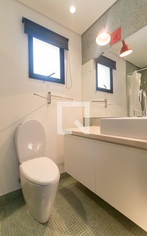 Apartamento à venda com 96m², 2 quartos e 2 vagas Apartamento à venda com 96m², 2 quartos e 2 vagasBanheiro da Suíte 1