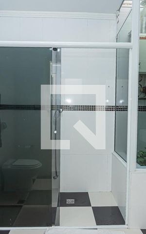 Casa à venda com 285m², 3 quartos e 2 vagas Casa à venda com 285m², 3 quartos e 2 vagasBanheiro