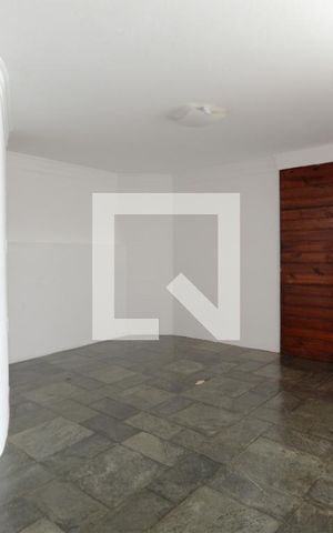 Casa de condomínio para alugar com 150m², 2 quartos e sem vaga Casa de condomínio para alugar com 150m², 2 quartos e sem vagaSala de estar 1