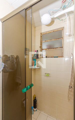 Apartamento à venda com 55m², 2 quartos e 1 vaga Apartamento à venda com 55m², 2 quartos e 1 vagaBanheiro