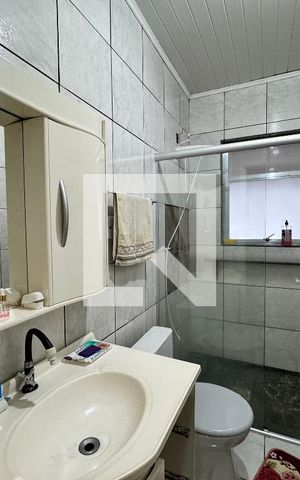 Casa à venda com 120m², 3 quartos e 2 vagasBanheiro