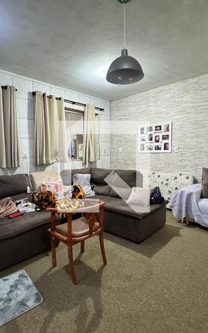 Casa à venda com 120m², 3 quartos e 2 vagasSala