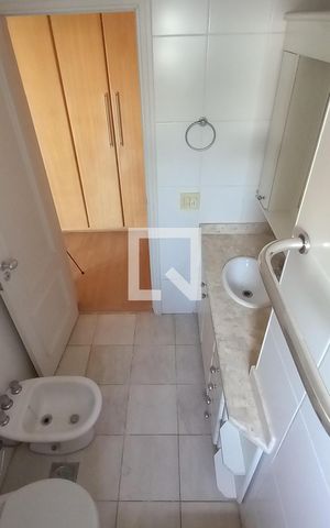 Apartamento para alugar com 230m², 3 quartos e 2 vagas Apartamento para alugar com 230m², 3 quartos e 2 vagasBanheiro da Suíte 2