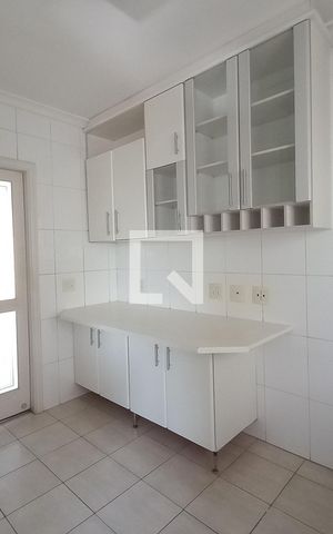 Apartamento para alugar com 230m², 3 quartos e 2 vagas Apartamento para alugar com 230m², 3 quartos e 2 vagasCozinha
