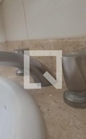 Apartamento para alugar com 230m², 3 quartos e 2 vagas Apartamento para alugar com 230m², 3 quartos e 2 vagasBanheiro da Suíte 2