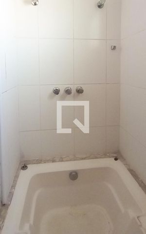 Apartamento para alugar com 230m², 3 quartos e 2 vagas Apartamento para alugar com 230m², 3 quartos e 2 vagasBanheiro da Suíte 2