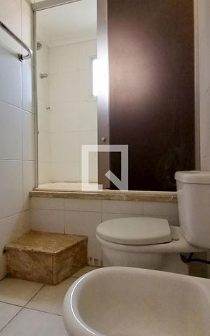 Apartamento para alugar com 230m², 3 quartos e 2 vagas Apartamento para alugar com 230m², 3 quartos e 2 vagasBanheiro da Suíte 2