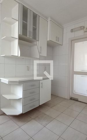 Apartamento para alugar com 230m², 3 quartos e 2 vagas Apartamento para alugar com 230m², 3 quartos e 2 vagasCozinha
