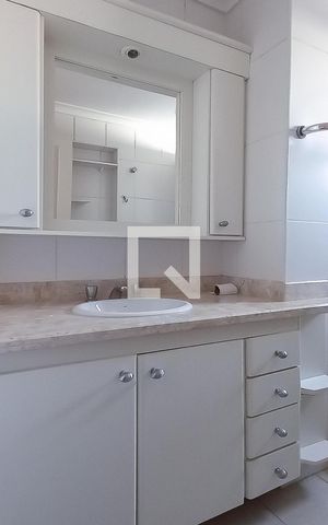 Apartamento para alugar com 230m², 3 quartos e 2 vagas Apartamento para alugar com 230m², 3 quartos e 2 vagasBanheiro da Suíte 2