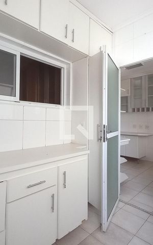 Apartamento para alugar com 230m², 3 quartos e 2 vagas Apartamento para alugar com 230m², 3 quartos e 2 vagasÁrea de Serviço