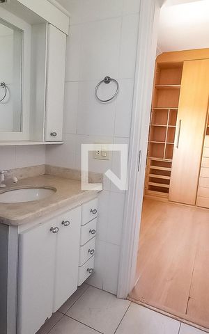 Apartamento para alugar com 230m², 3 quartos e 2 vagas Apartamento para alugar com 230m², 3 quartos e 2 vagasBanheiro da Suíte 1