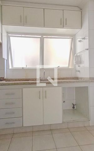 Apartamento para alugar com 230m², 3 quartos e 2 vagas Apartamento para alugar com 230m², 3 quartos e 2 vagasCozinha