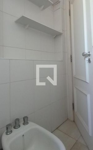 Apartamento para alugar com 230m², 3 quartos e 2 vagas Apartamento para alugar com 230m², 3 quartos e 2 vagasBanheiro da Suíte 2