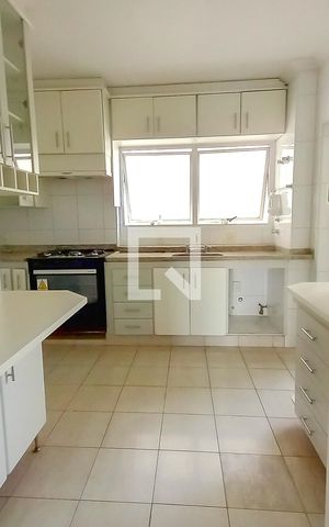 Apartamento para alugar com 230m², 3 quartos e 2 vagas Apartamento para alugar com 230m², 3 quartos e 2 vagasCozinha