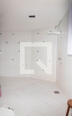 Casa à venda com 260m², 2 quartos e 3 vagas Casa à venda com 260m², 2 quartos e 3 vagasBanheiro da Suíte 2
