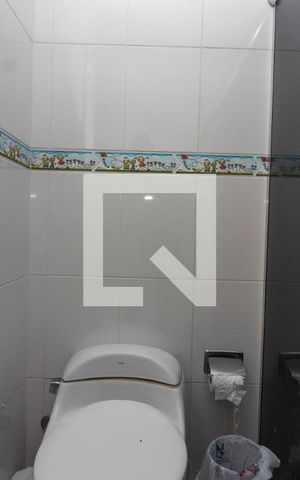 Casa à venda com 260m², 2 quartos e 3 vagas Casa à venda com 260m², 2 quartos e 3 vagasBanheiro da Suíte 1