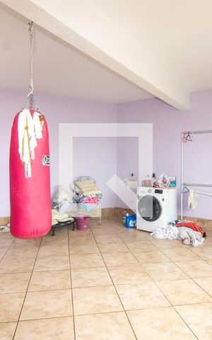 Casa à venda com 260m², 2 quartos e 3 vagas Casa à venda com 260m², 2 quartos e 3 vagasÁrea de Serviço