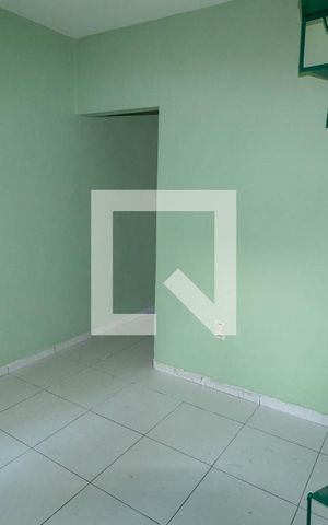 Casa para alugar com 75m², 1 quarto e sem vaga Casa para alugar com 75m², 1 quarto e sem vagaSala
